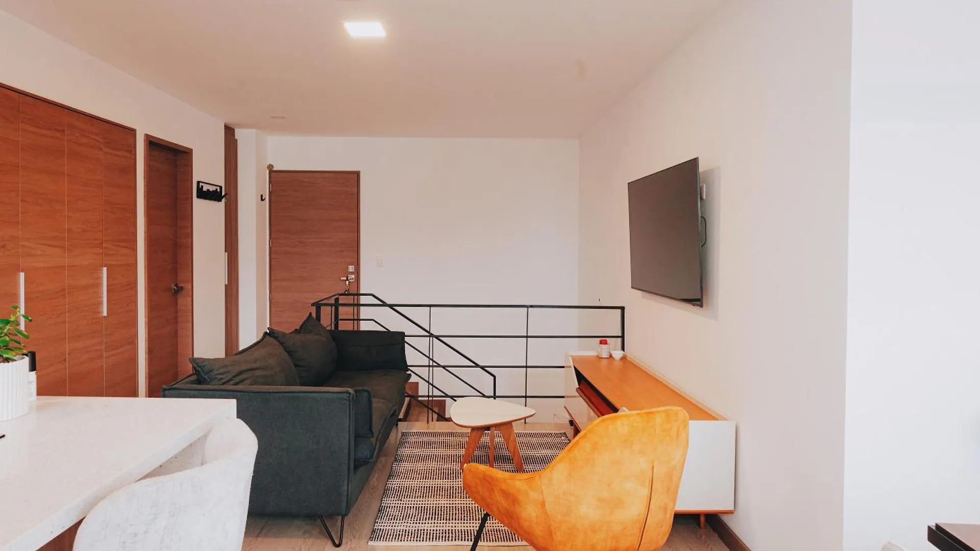 Beautiful Family Apartment In Quiet Residences Quito